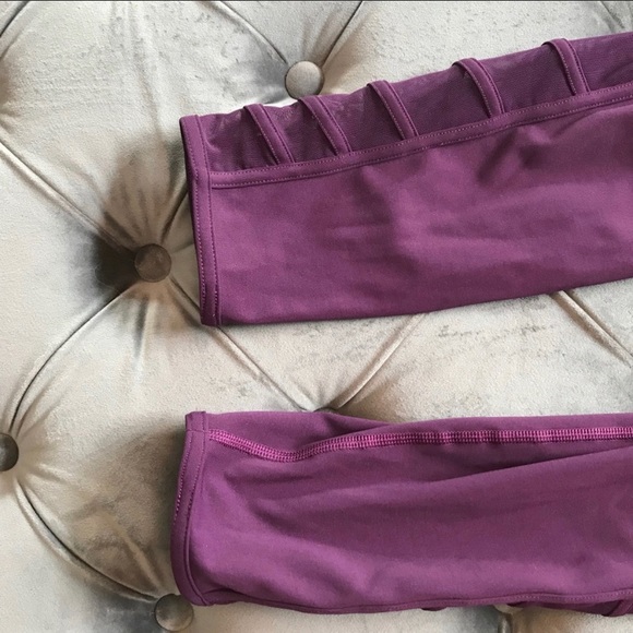 Final offer!! Lululemon Leggings w/ Mesh Size 6 - Picture 5 of 7